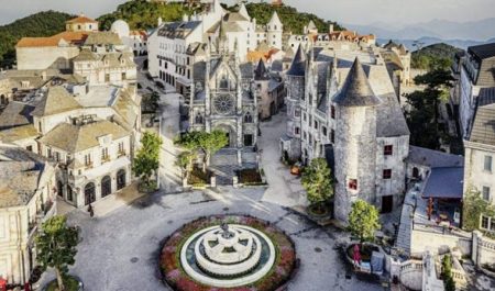 Khách sạn Mercure Bà Nà Hills French Village, còn gọi là khách sạn làng Pháp