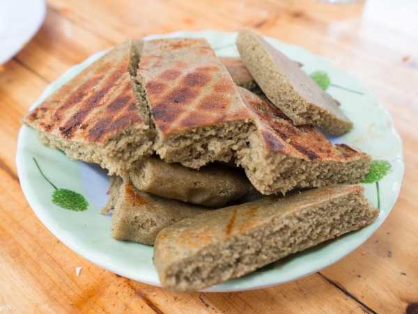 Bánh tam giác mạch - Món ăn ngon Hà Giang