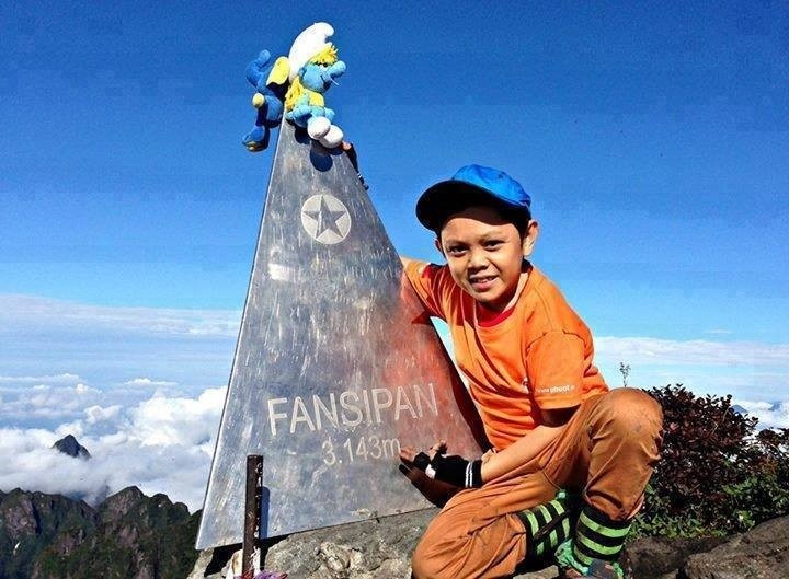 Được đặt chân lên đỉnh Fansipan với độ cao 3.143m là niềm mơ ước của nhiều người.