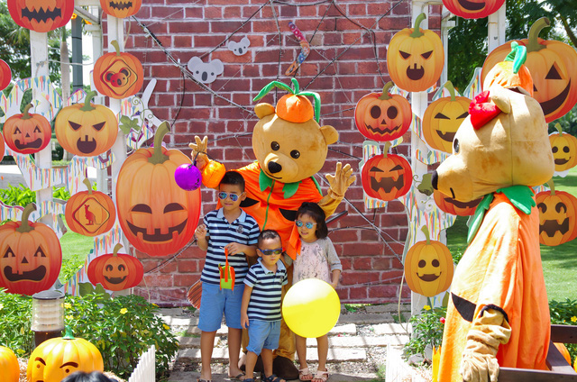 Chơi Halloween ở đâu Sài  Gòn - Crescent Mall Quận 7