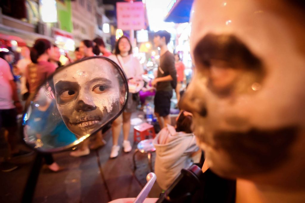 Chơi Halloween ở đâu Sài Gòn - phố Bùi Viên