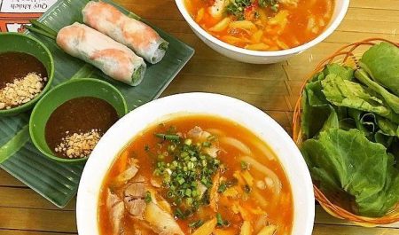 Bánh canh ghẹ Hà Nội