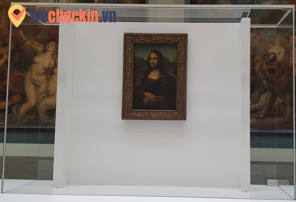Mona Lisa hàng thật tại bảo tàng Louvre