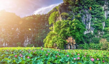 8 ngôi chùa ở Ninh Bình nổi tiếng linh thiêng