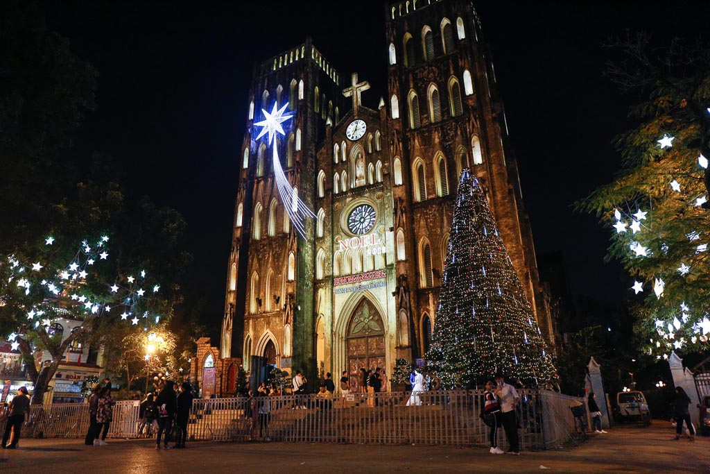 Bật mí 7 điểm chụp ảnh Giáng Sinh đẹp tại Hà Nội