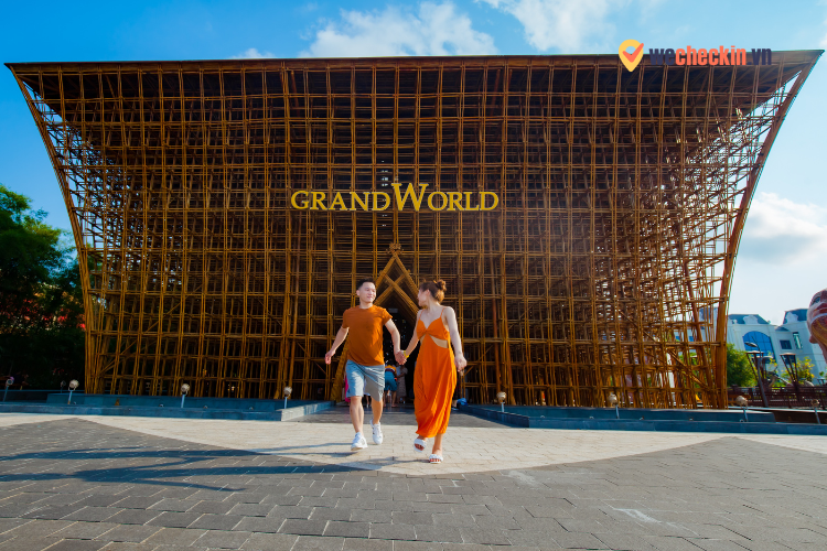 Tận hưởng chuyến du lịch Bắc đảo Phú Quốc tại thành phố không ngủ Grand World